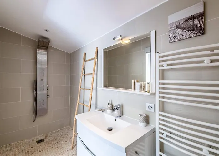 Diane By Terrys Homes بيت للعطل