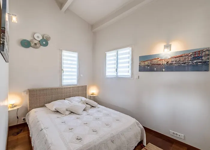 Diane By Terrys Homes * كان