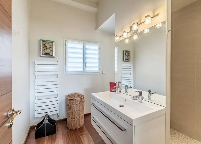 Diane By Terrys Homes * Cannes